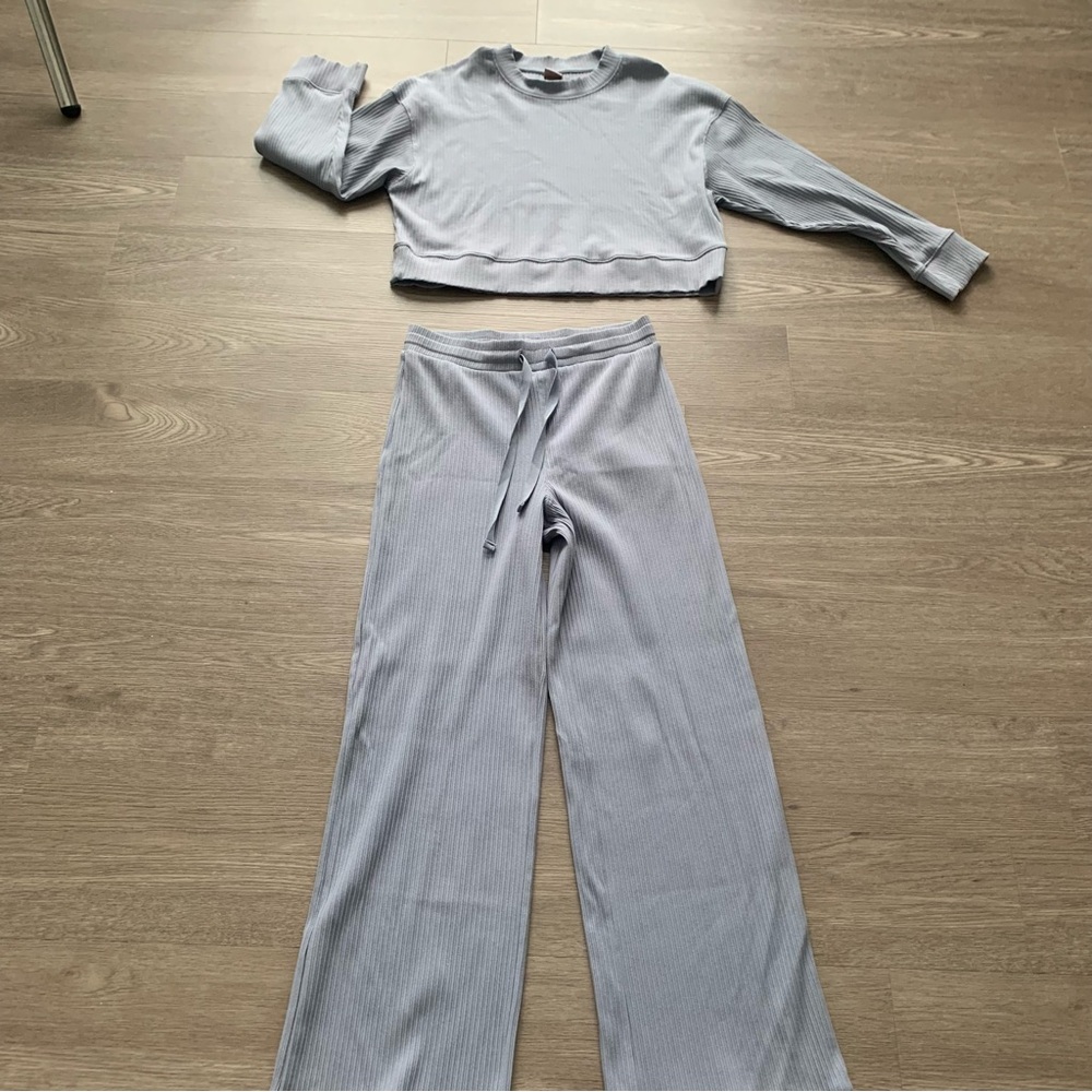 H&M Light Blue Ribbed Top - Picture 6 of 6